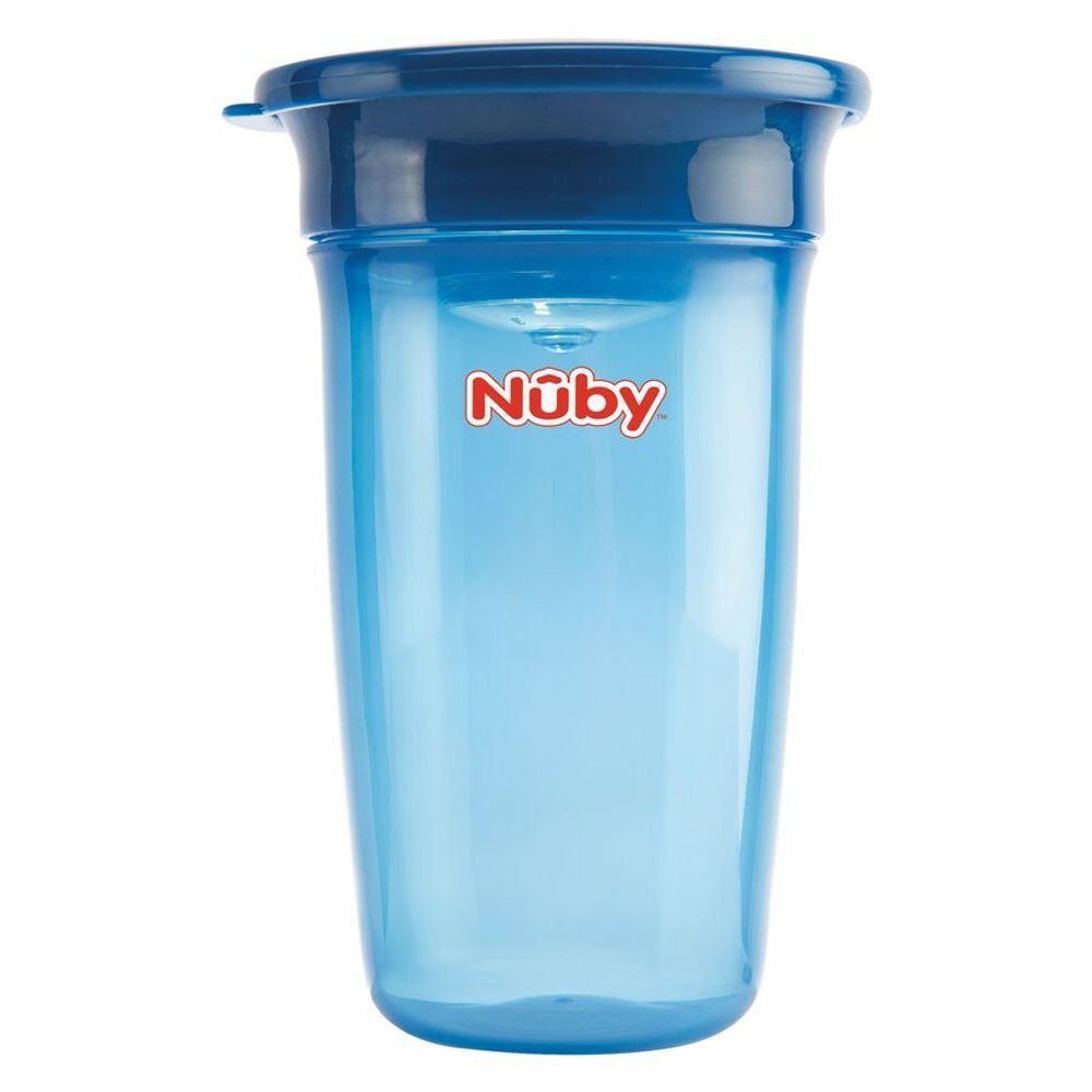 Gobelet bleu. Marque Nûby. Couvercle sur le gobelet.