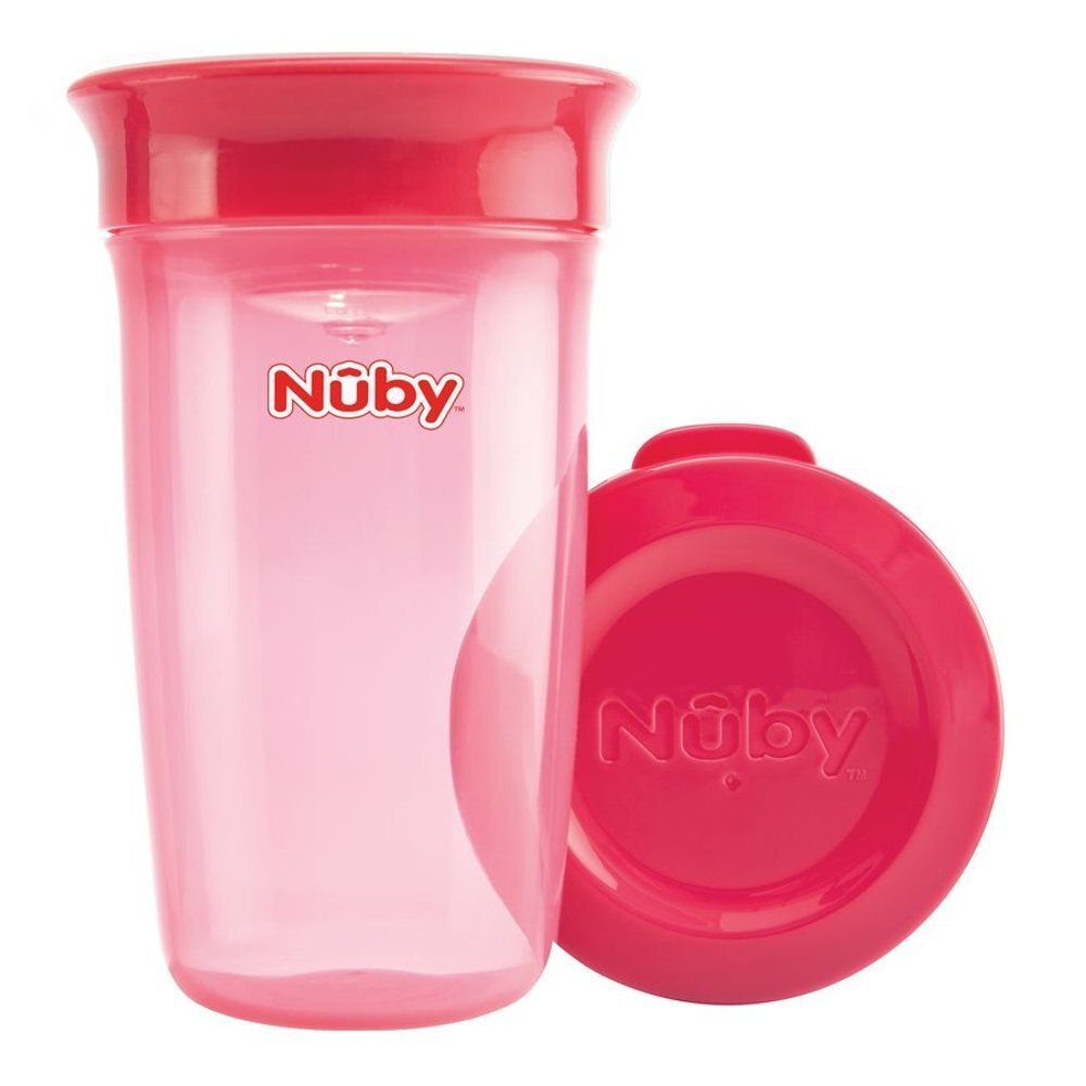 Gobelet rose avec couvercle rouge. Couvercle à côté. Logo Nûby.