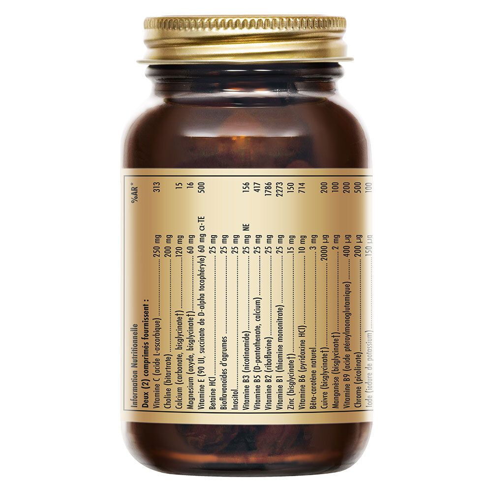 Achterkant van de fles. Etiket met voedingswaarde-informatie en fabrikant.