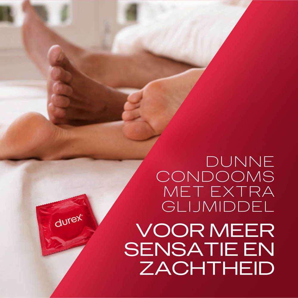 Koppel in bed, condoomverpakking. Tekst: Dunne condooms met extra glijmiddel.