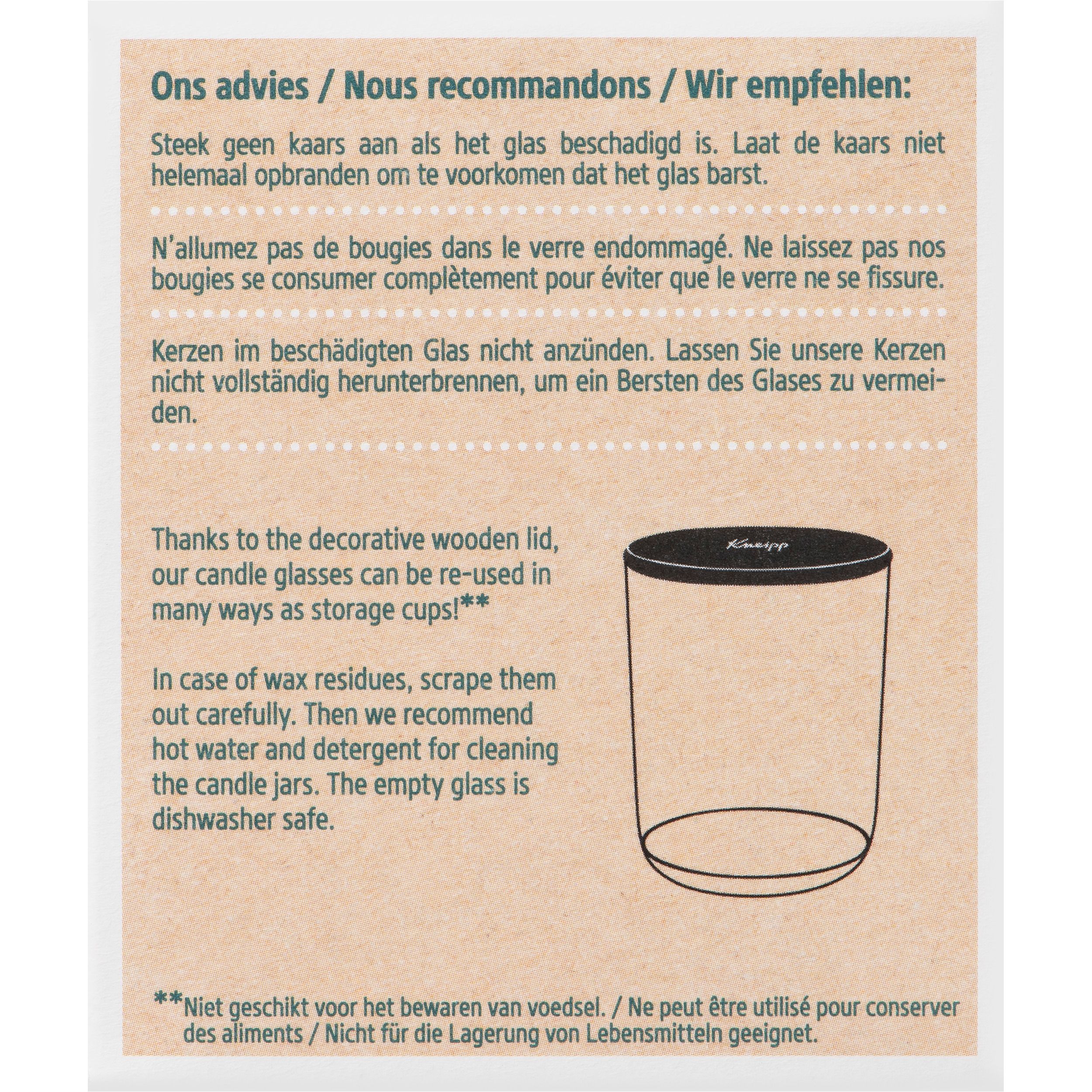 Kneipp® geurkaars in verpakking. Wit glazen pot met houten deksel. Opschrift: Goodbye Stress Watermunt-Rozemarijn.