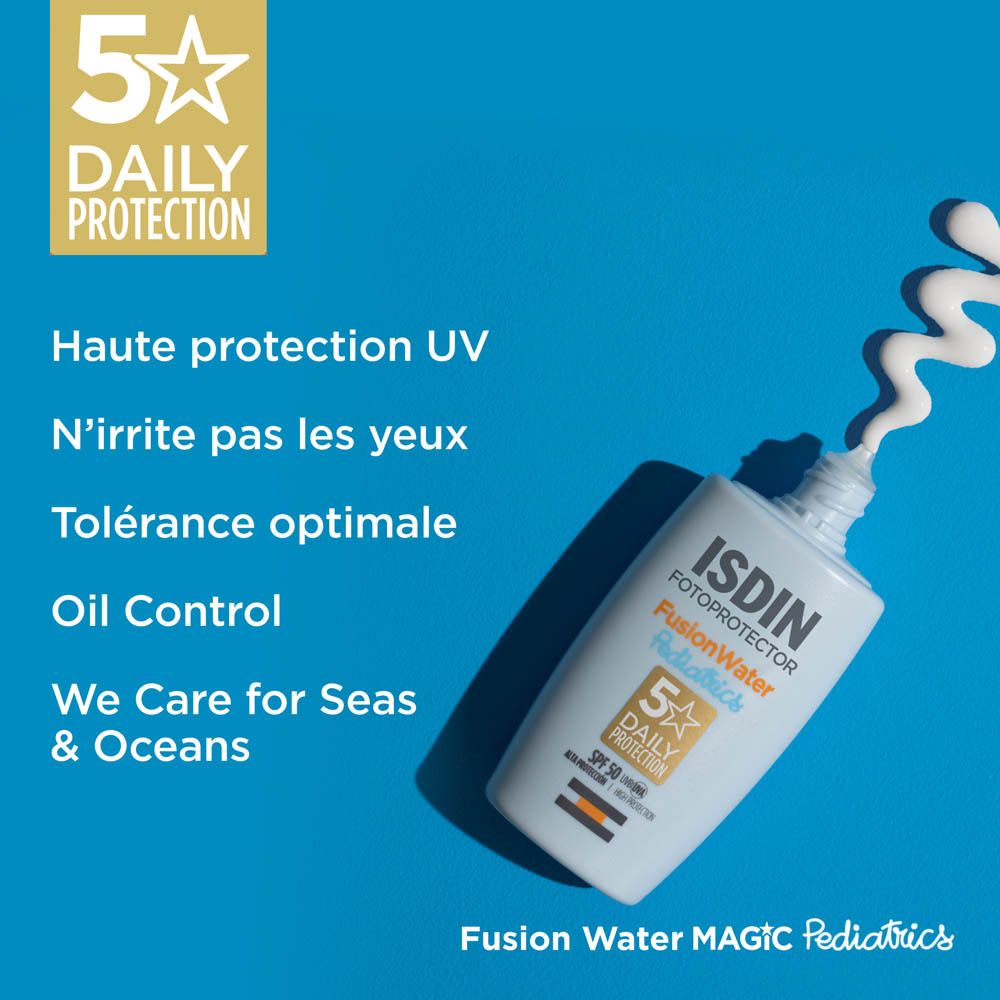 Flacon de produit, bouchon blanc, flacon bleu. Inscription : ISDIN, Fotoprotector, FusionWater, Pediatrics.