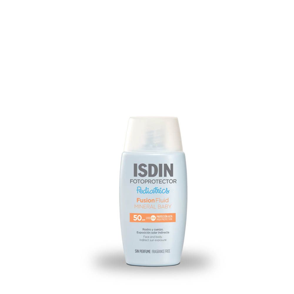 Lichtblauwe fles met witte dop. Opschrift: ISDIN Fotoprotector Pediatrics Fusion Fluid Mineral Baby 50+.