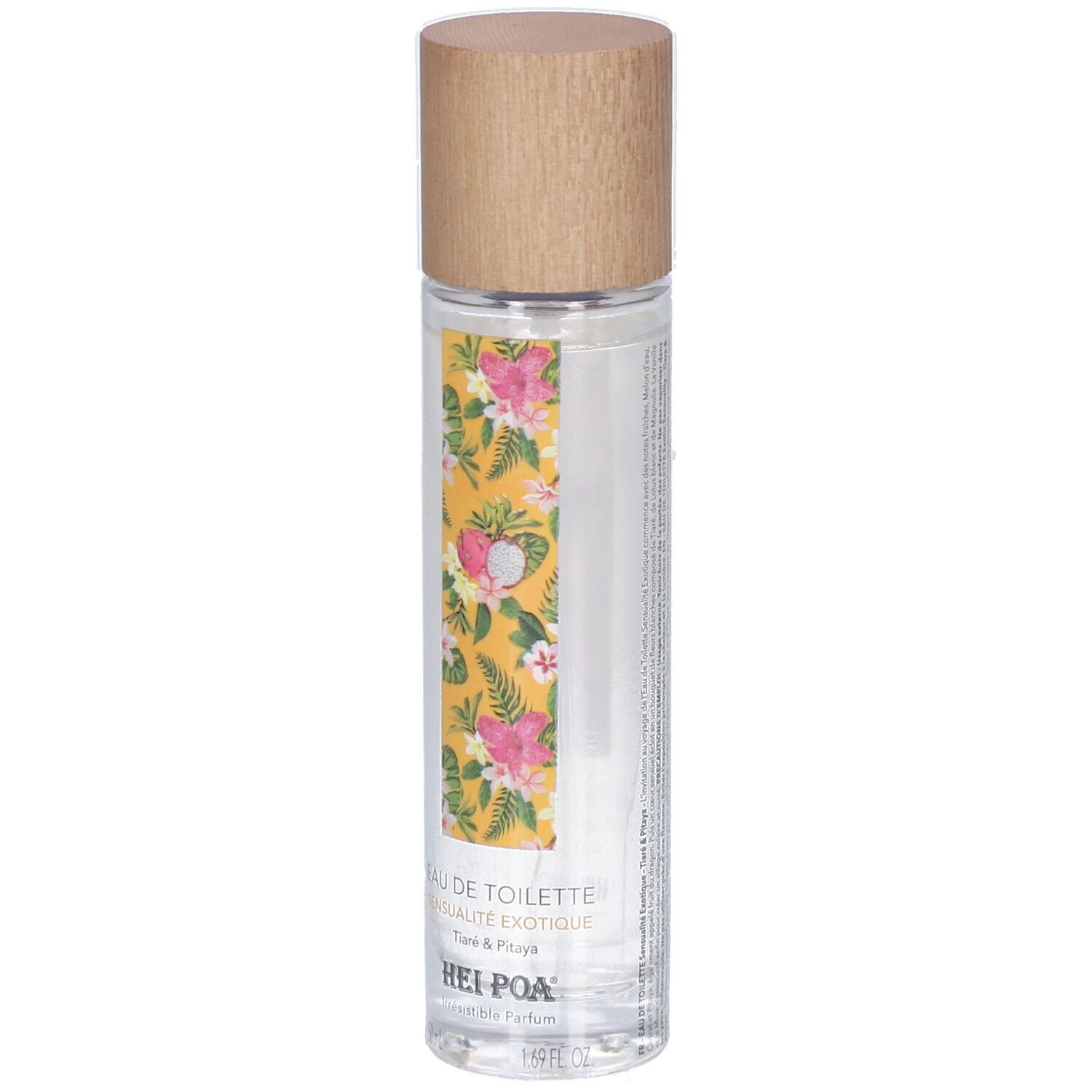 Flacon cylindrique avec bouchon en bois. Étiquette jaune à motifs floraux. Texte: Eau de Toilette, Sensualité exotique, Tiaré & Pitaya, Hei Poa.