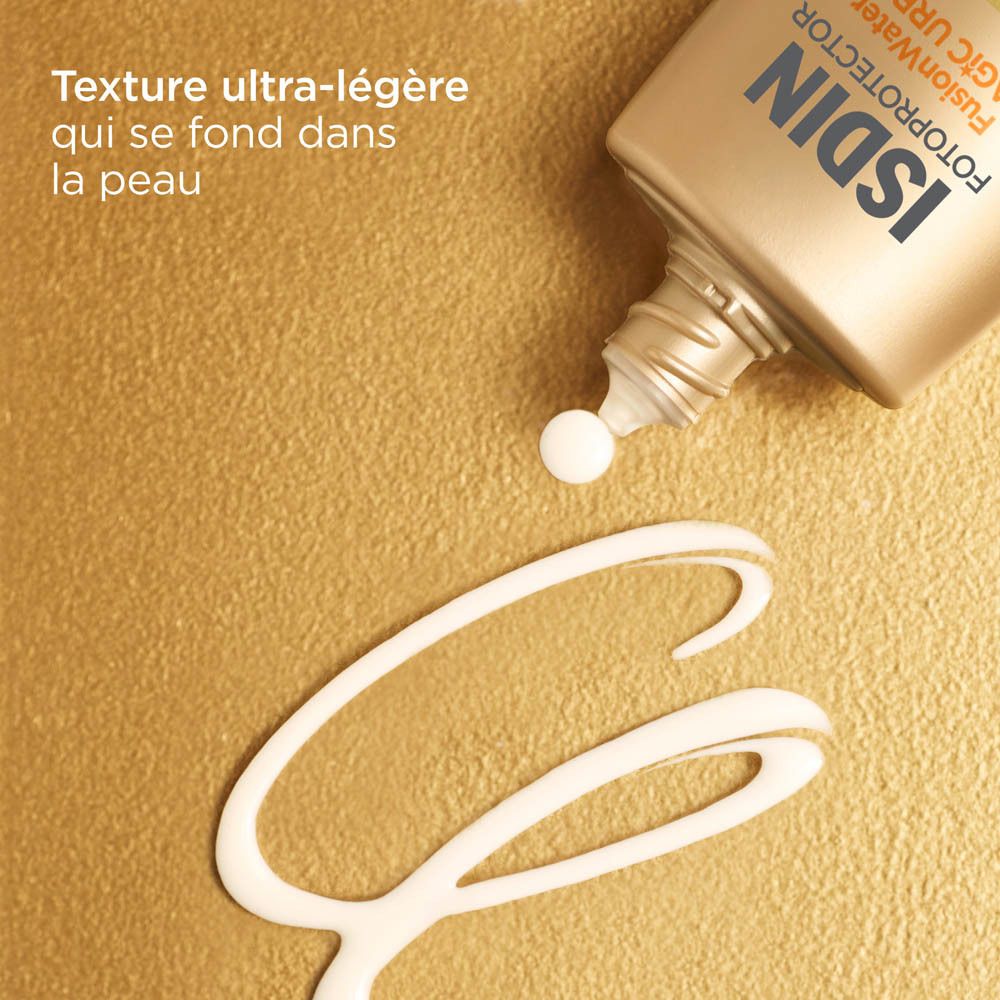 Flacon ISDIN Fotoprotector Fusion Water Magic Urban. Texte: 5 Star Daily Protection, SPF 30.