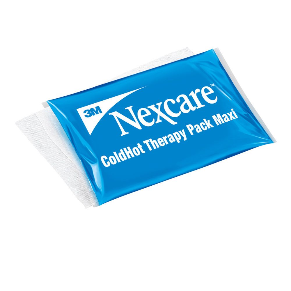 Verpakking van Nexcare ColdHot Therapy Pack Maxi. Blauwe verpakking met naam en logo. Persoon houdt de verpakking op de rug.