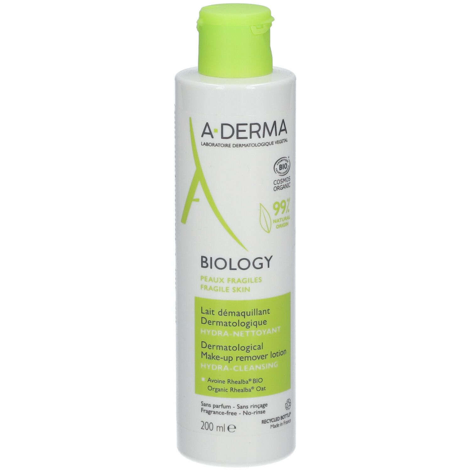 Witte fles met groene dop. Opschrift: A-DERMA, BIOLOGY, Lait démaquillant, Dermatological Make-up remover lotion, Hydra Cleansing. Bio-label.