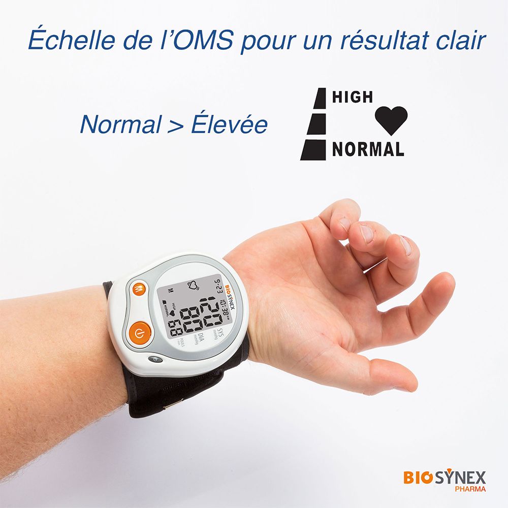 Biosynex pols bloeddrukmeter om de pols gedragen. Scherm toont Normaal > Hoog. WHO-schaal.
