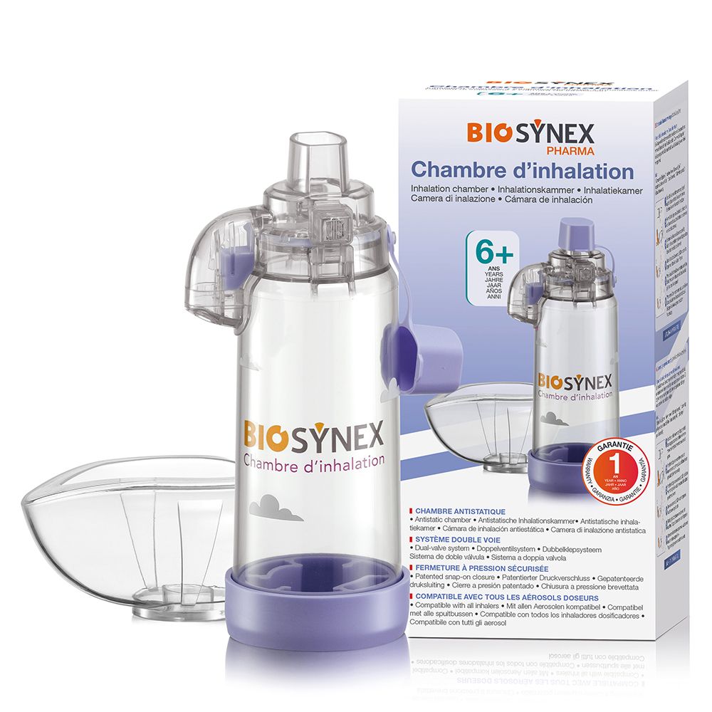 Biosynex inhalatiekamer met verpakking. Transparante container met paarse basis en deksel.