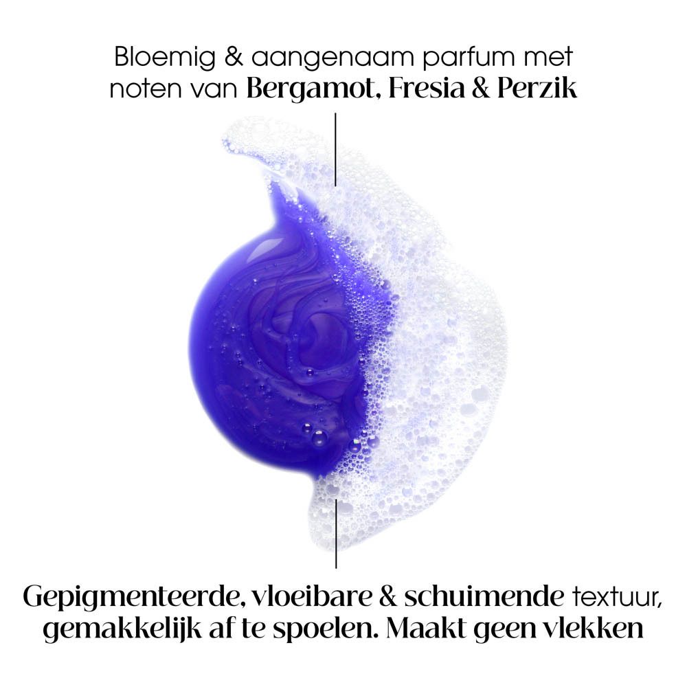 Paarse shampoo textuur. Tekst: bloemige geur, bergamot, fresia, perzik. Gepigmenteerd, vloeibaar, schuimend, makkelijk uit te spoelen.