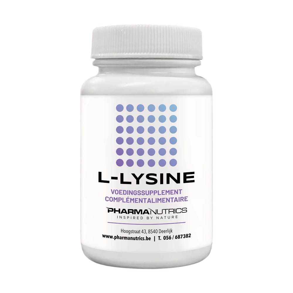 Witte fles met blauw stippenpatroon. Opschrift: L-LYSINE, voedingssupplement. Merk: PharmaNutrics.