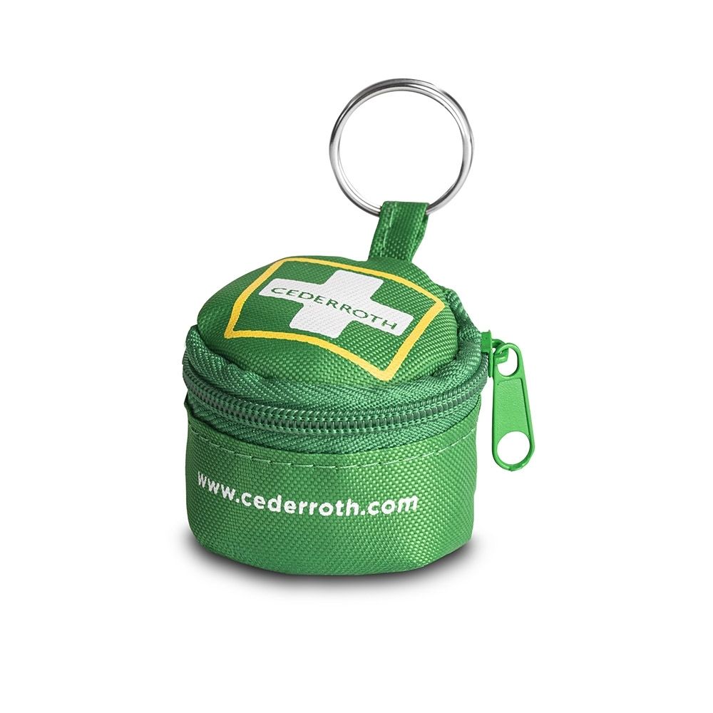 Pochette verte premiers secours avec porte-clés, croix blanche et fermeture éclair.