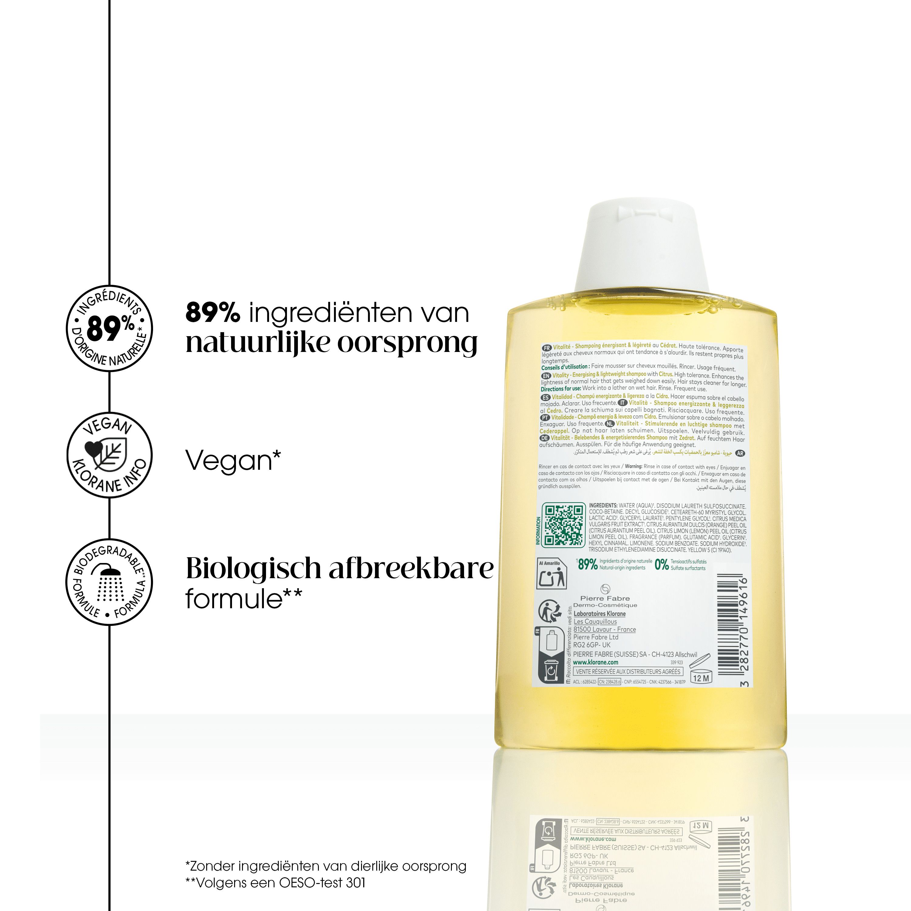 Achterkant van de KLORANE shampoo fles. 89% natuurlijke ingrediënten. Vegan. Biologisch afbreekbaar.