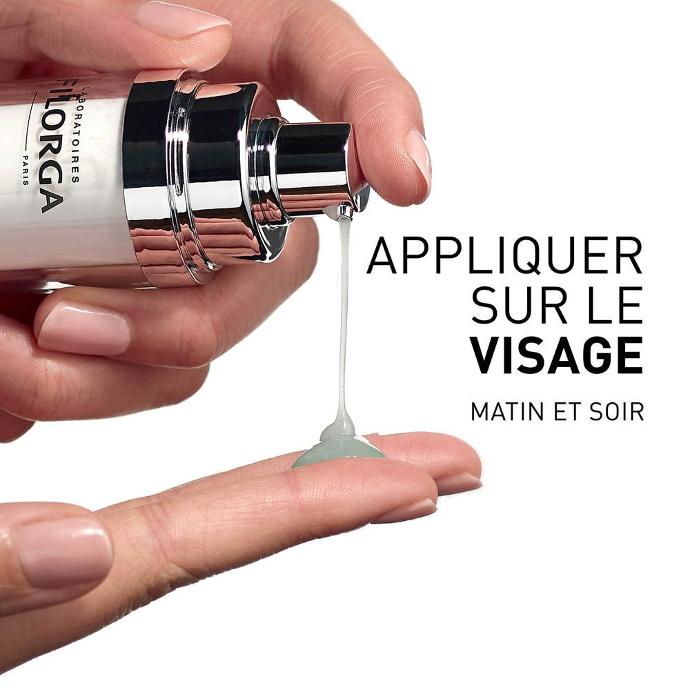 Main appliquant FILORGA Age-Purify Intense Serum. Texte: Appliquer sur le visage, matin et soir.