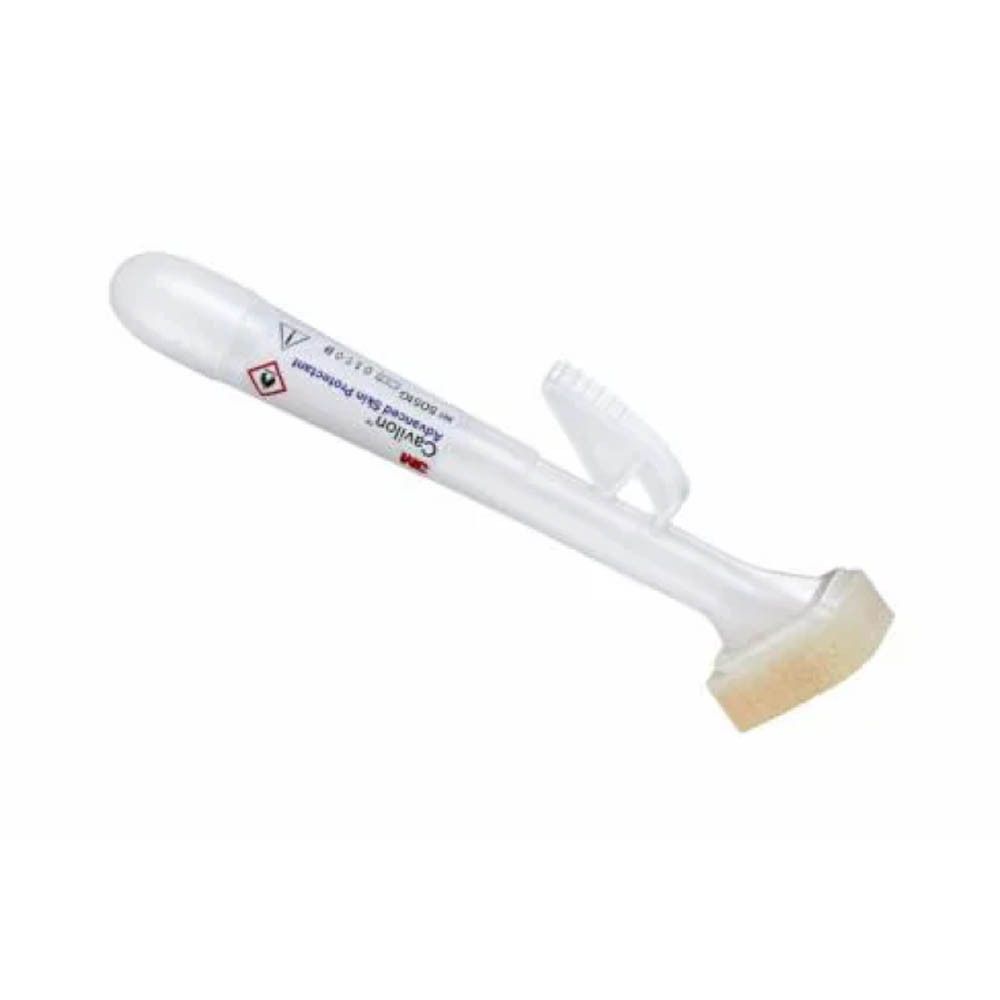 Applicateur transparent avec embout éponge. Inscription : Cavilon Advanced Skin Protectant. Contient un liquide.