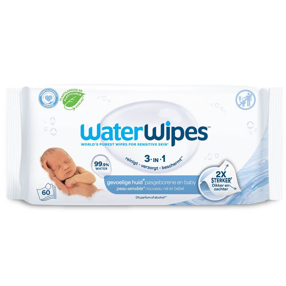 Witte verpakking met babydoekjes. Opschrift "WaterWipes" en "99,9% water". Slapende baby. Logo "2X sterker".