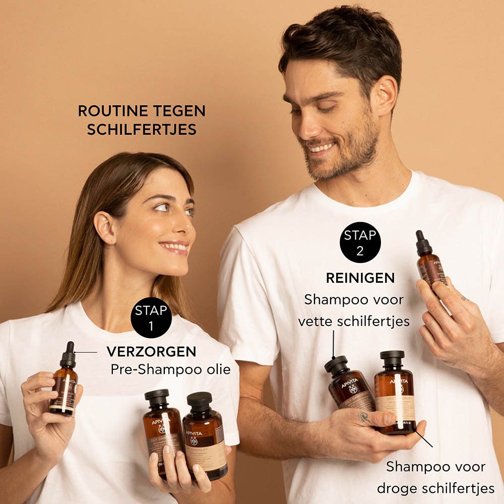 Fles met propolis en planten. Tekst: Antimicrobieel, herstelt de natuurlijke flora van de hoofdhuid.