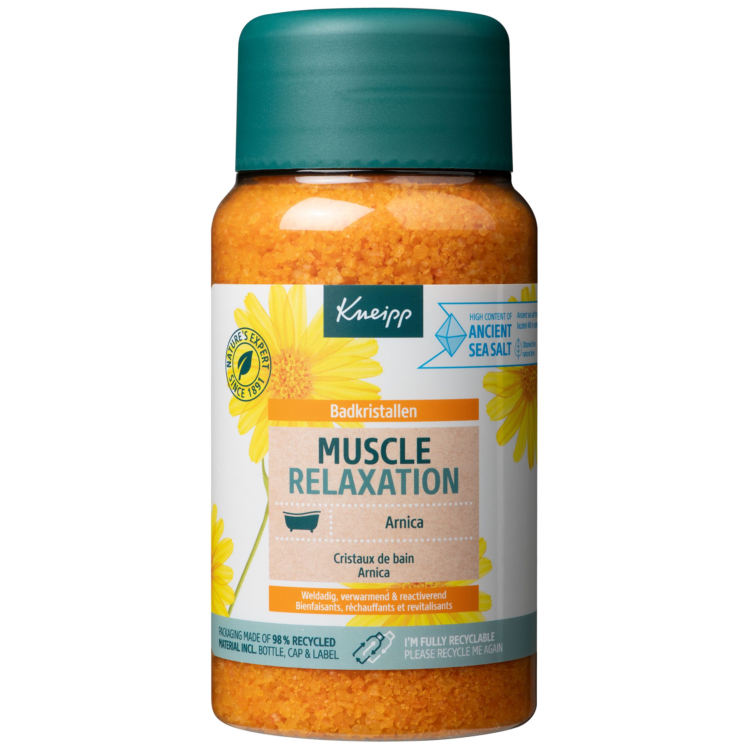 Cristaux de bain Kneipp® Arnica Aktiv. Flacon avec cristaux orange. Bouchon vert. Étiquette avec nom et logo.