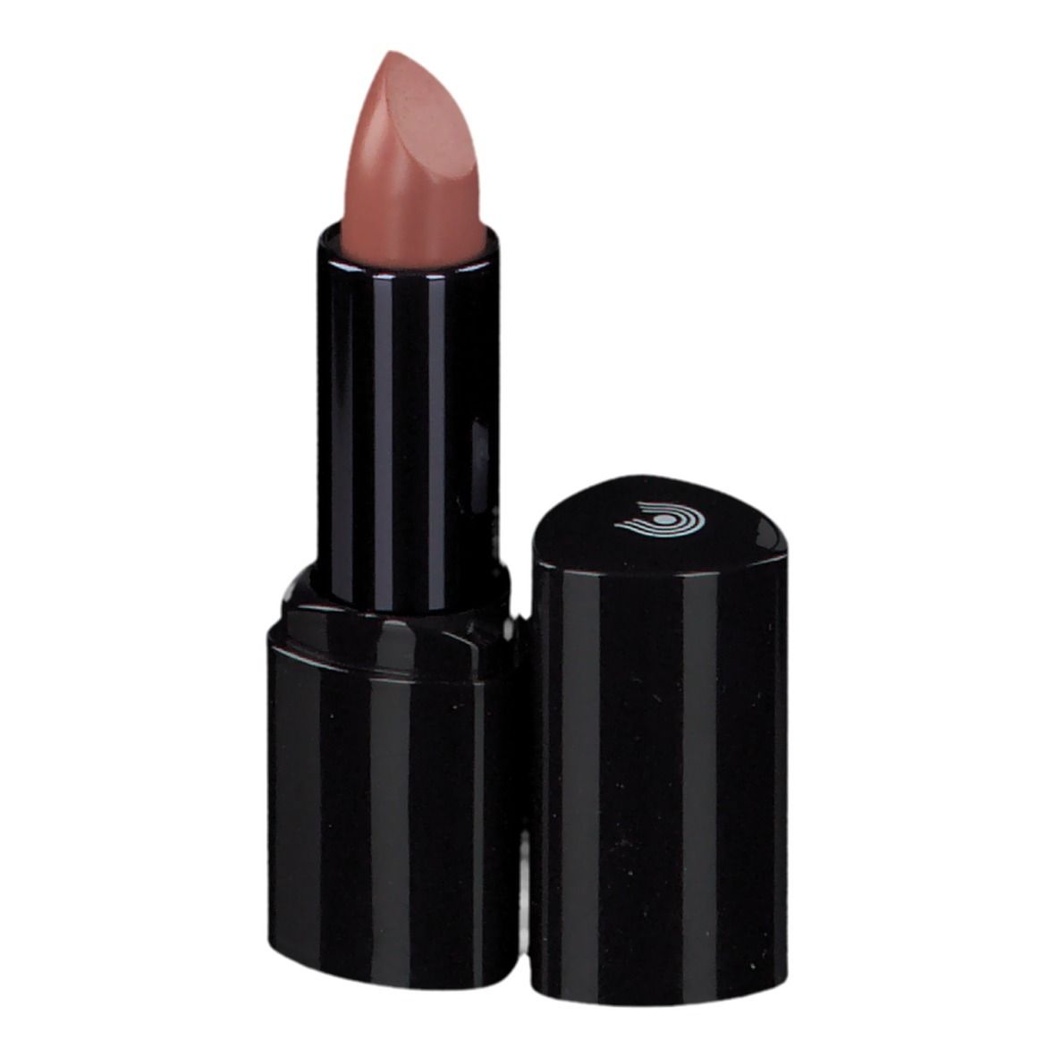 Lichtbruine lipstick in een open zwarte huls. De zwarte dop toont een logo.