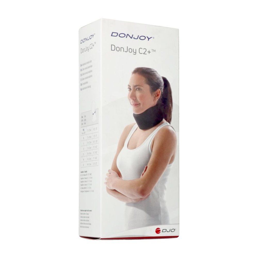 Verpakking van de DonJoy C2+ nekbrace. Vrouw draagt de brace afgebeeld op de verpakking. Productnaam en logo.