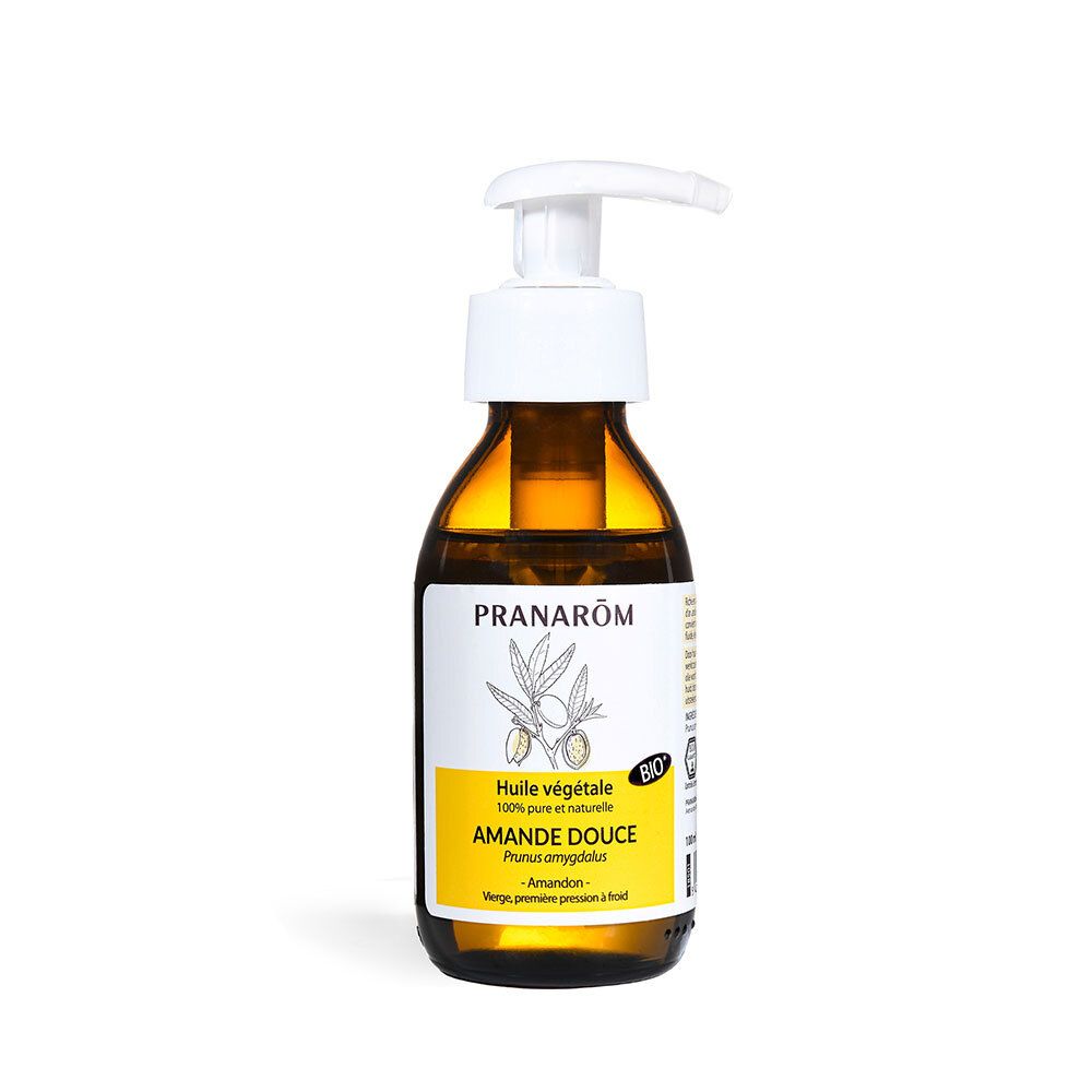 Bruine glazen fles met witte pomp. Etiket met productnaam en logo. Bio-certificering.