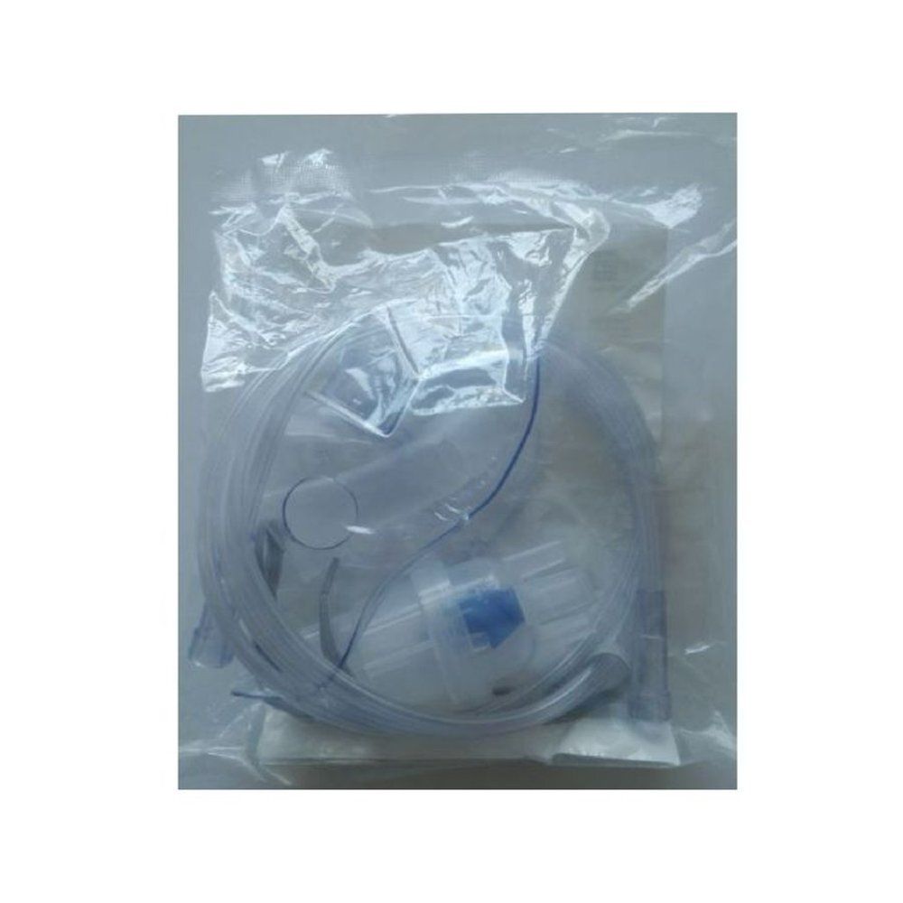 Kit de nébuliseur pour adulte, emballé dans un sac plastique. Comprend un masque, un tube et un embout buccal. Pièces en plastique transparent.