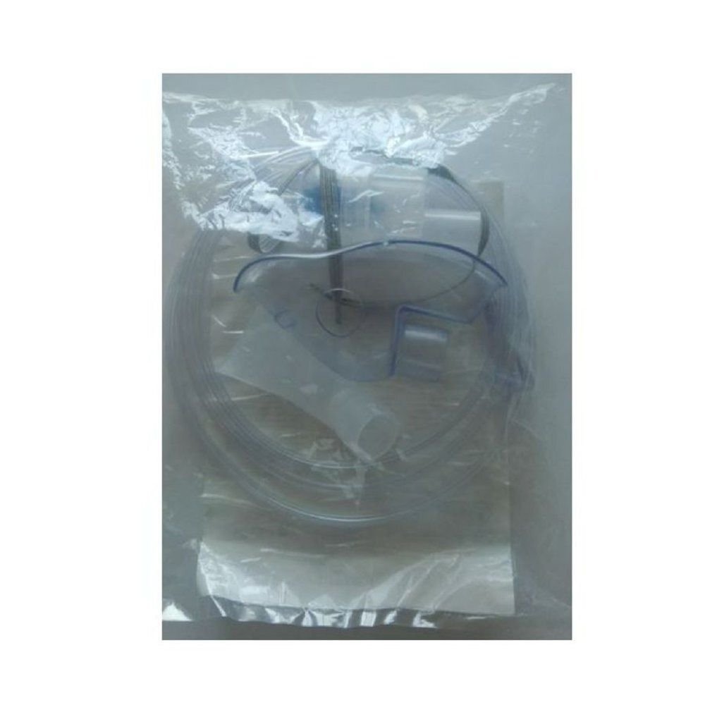 Transparante inhalatieset, verpakt in een plastic zak. Bevat een masker, slang en andere componenten.
