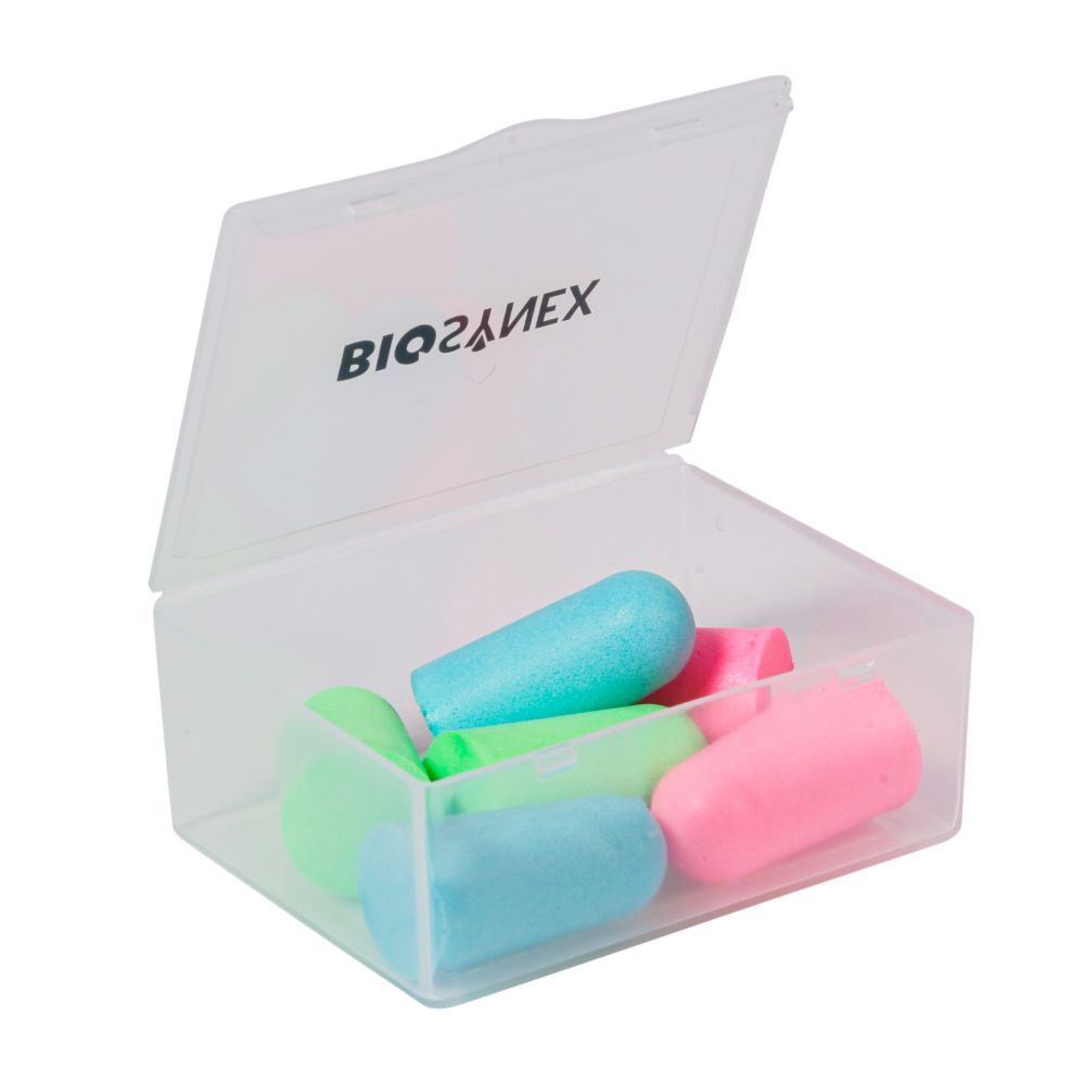 Transparante opbergdoos met gekleurde oordopjes. Opschrift: Biosynex.