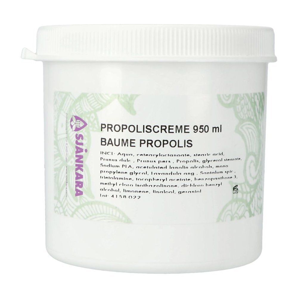 Witte pot met deksel. Opschrift: PROPOLISCREME 950 ml, BAUME PROPOLIS. Merk: Sjankara.
