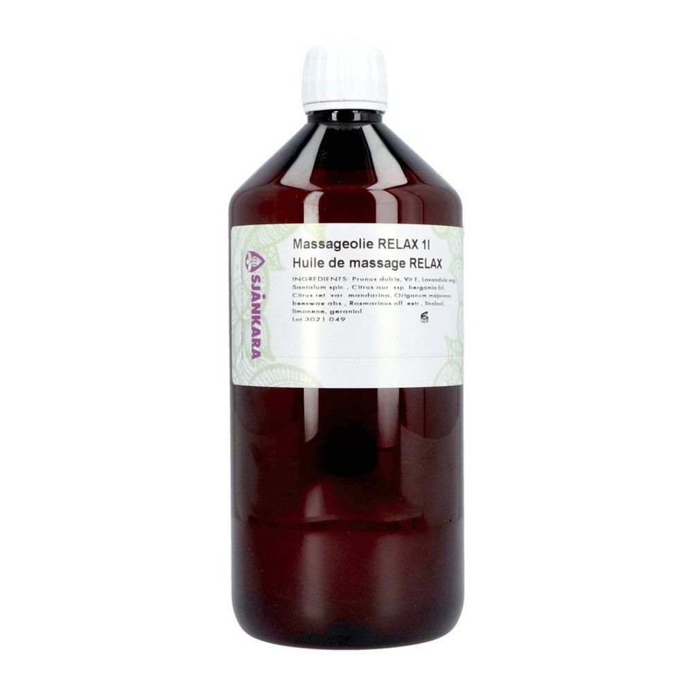 Bruine fles met witte dop. Etiket met productnaam en ingrediënten. Sjankara massageolie Relax.