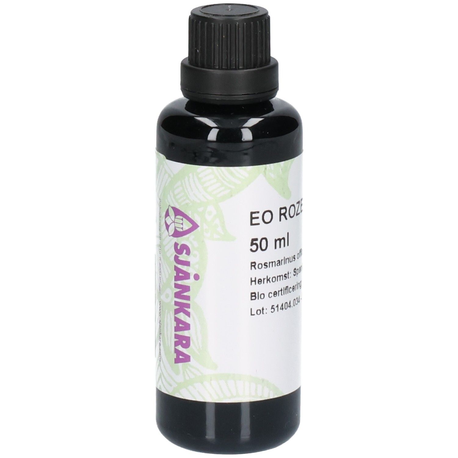 Flacon en verre foncé avec bouchon noir. Étiquette avec logo et texte: SJANKARA, EO Rozemarijn, 50 ml, Origine: Spanje.