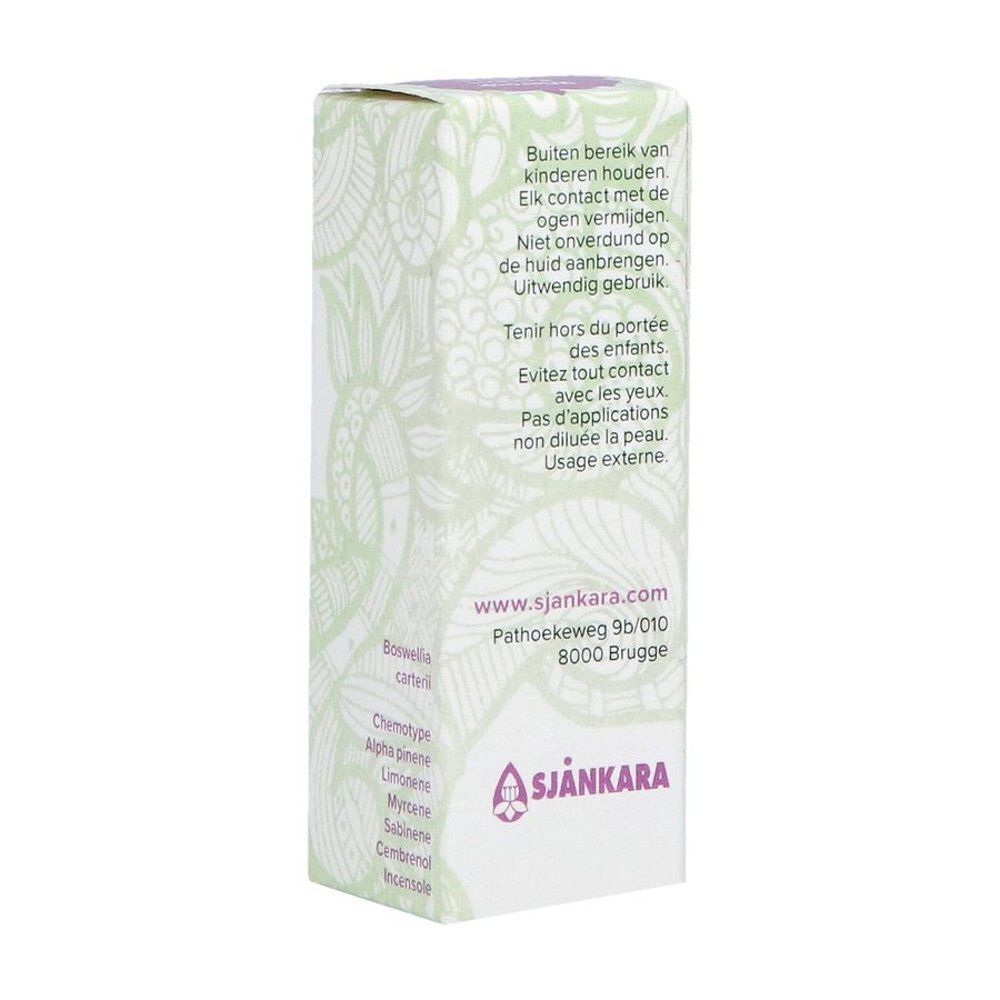 Productverpakking met tekst en logo. Op de verpakking staat: Wierook, Encens, Oliban, 11 ml. Paars logo.