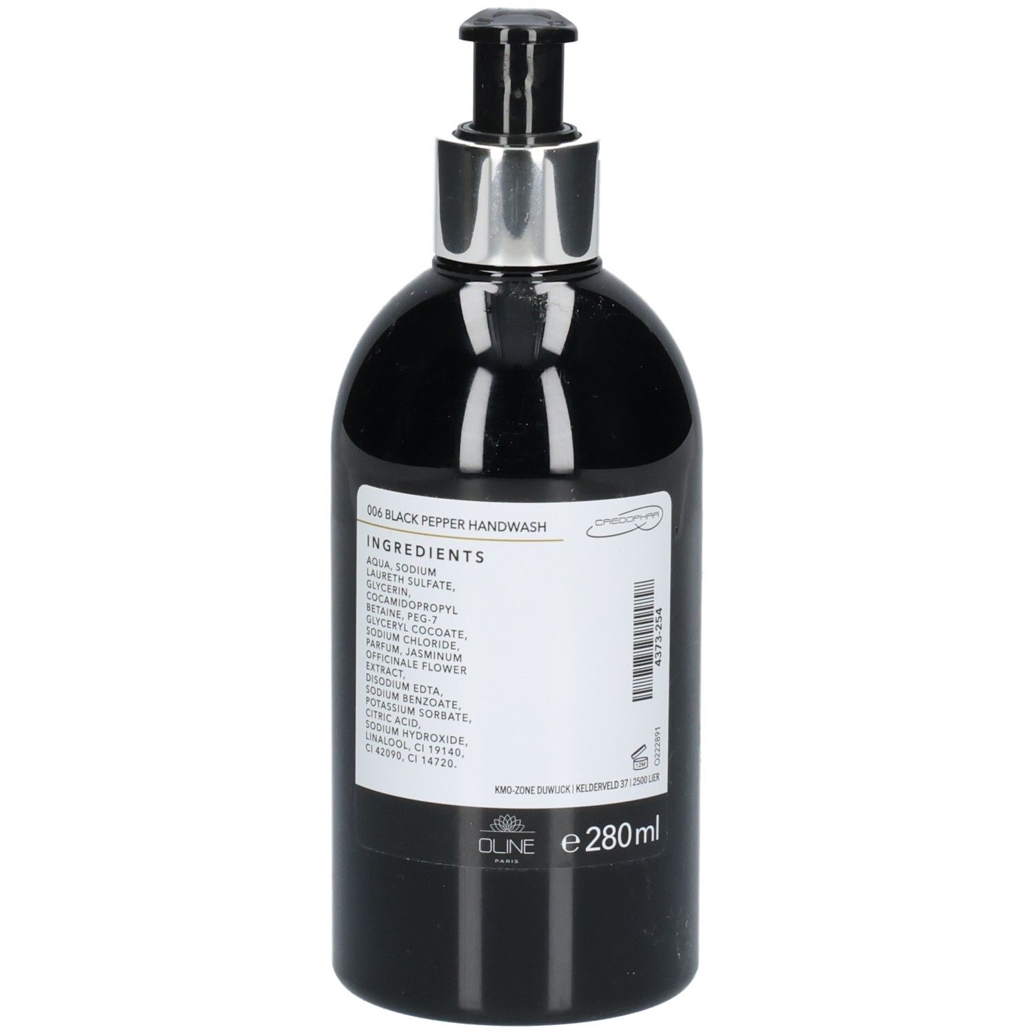 Flacon de lavage des mains noir avec pompe argentée. Étiquette avec ingrédients. Texte: 006 Black Pepper, ingrédients, Oline Paris, 280ml.