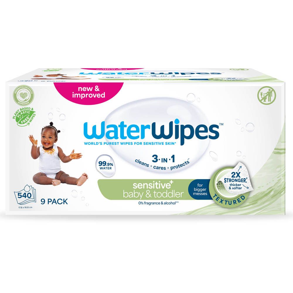 WaterWipes verpakking. Opschrift: 9 pakjes, 3-in-1, voor gevoelige huid. Baby op de verpakking.