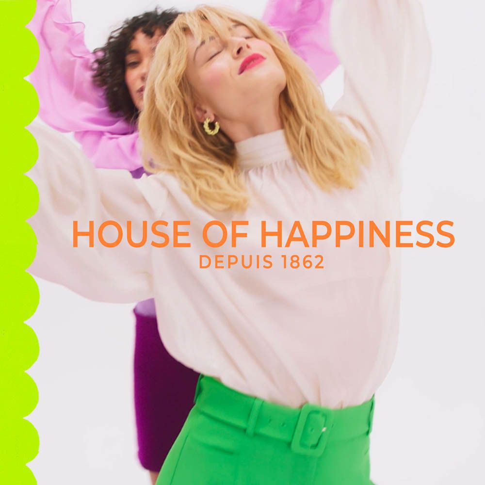 Vrouwen voor groene achtergrond. Tekst: HOUSE OF HAPPINESS, Depuis 1862. Logo Roger & Gallet.