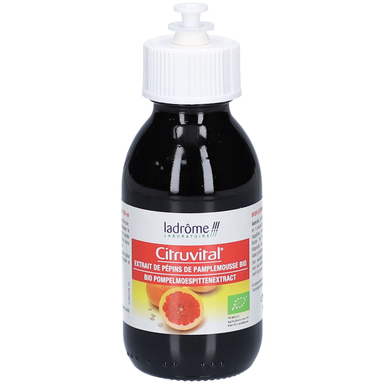 Donkere glazen fles met witte doseerdop. Etiket met productnaam Citruvital en afbeelding van grapefruit. Bio-certificering.