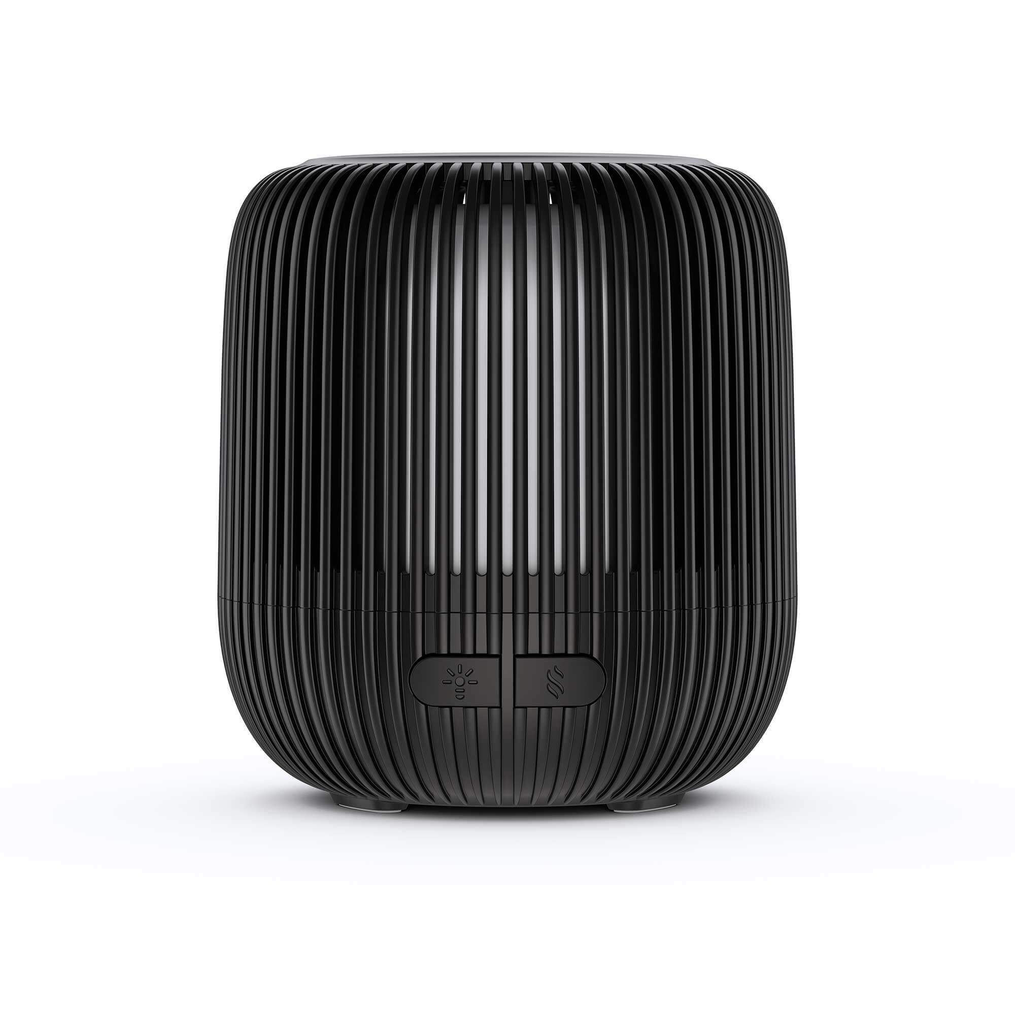 Zwarte diffuser met verticale lamellen. Twee knoppen aan de onderkant.