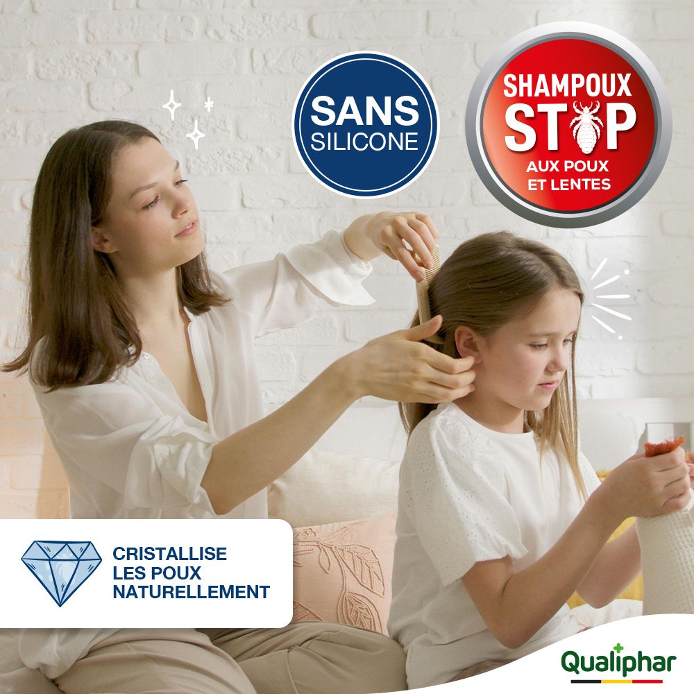 Femme coiffant enfant. Autocollants: Sans silicone. Stop poux. Cristallise les poux naturellement.