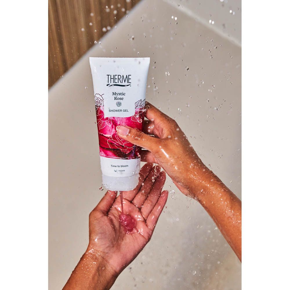 THERME Mystic Rose Douchegel in witte tube met rozenprint.