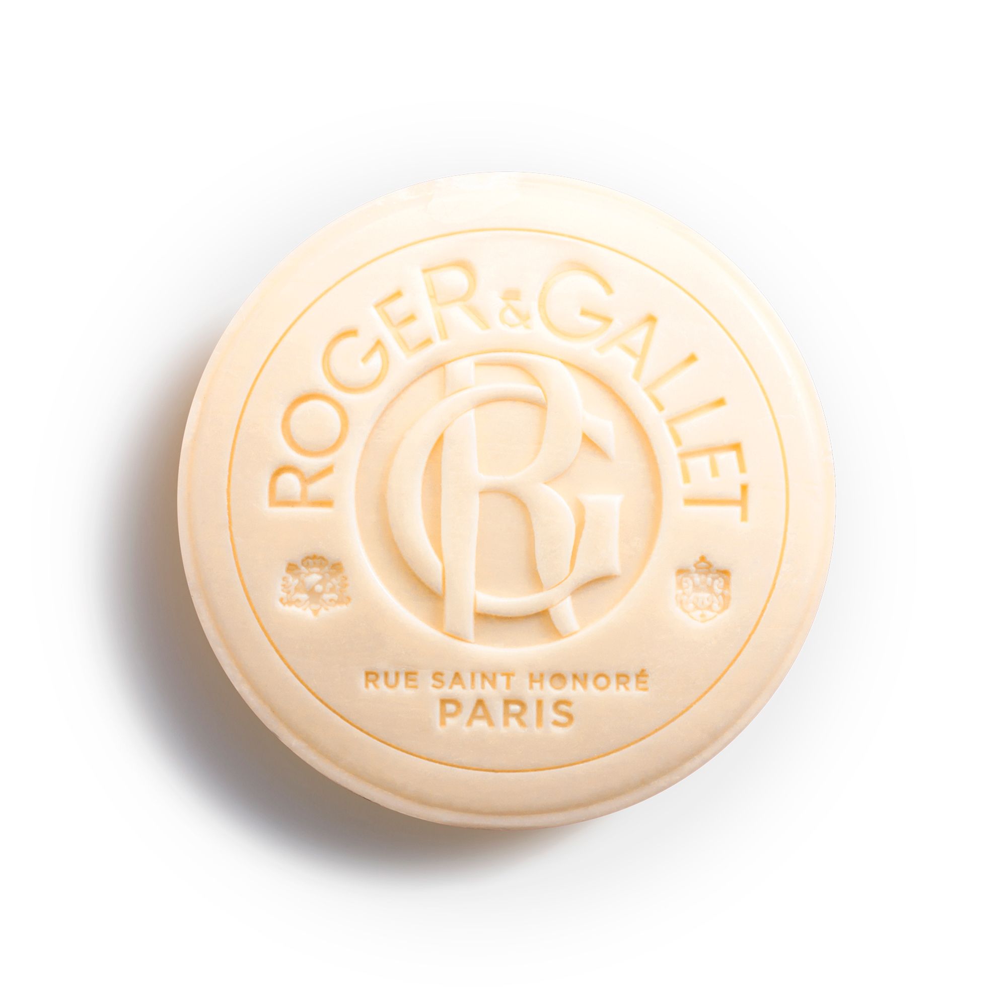 Savon beige avec logo Roger & Gallet. Inscription Rue Saint Honoré Paris. Sur fond blanc.