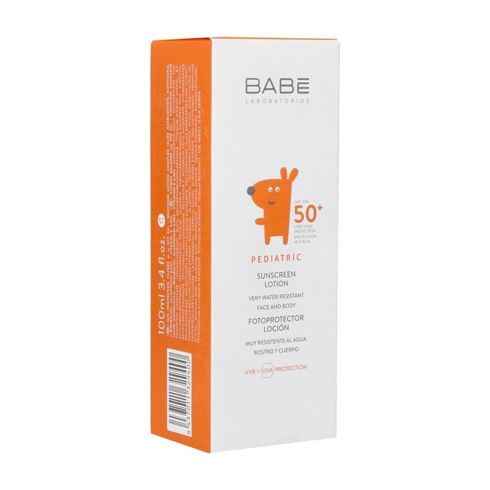 Babe Pediatric Zonnebrandcrème SPF 50+ Doos. Voorkant met logo, hond en "50+".