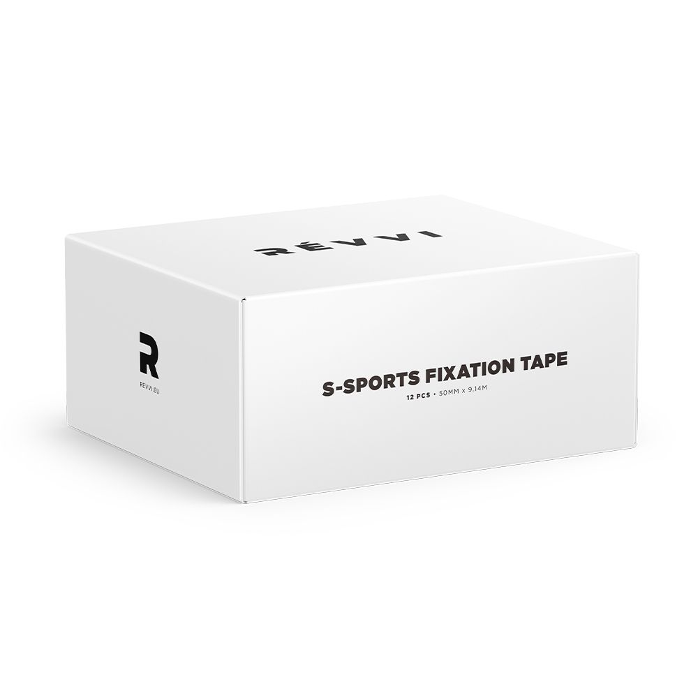 Witte doos met tekst S-SPORTS FIXATION TAPE, 12 stuks, 50 mm x 9,14 m. Logo Révvi.