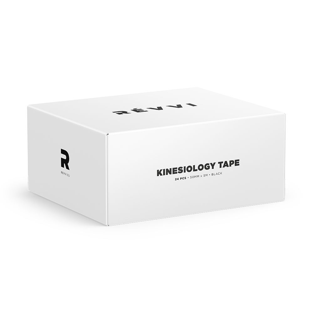 Witte doos met opschrift KINESIOLOGY TAPE. Bevat 24 stuks, 50mm x 5m, zwart. Logo en merknaam.