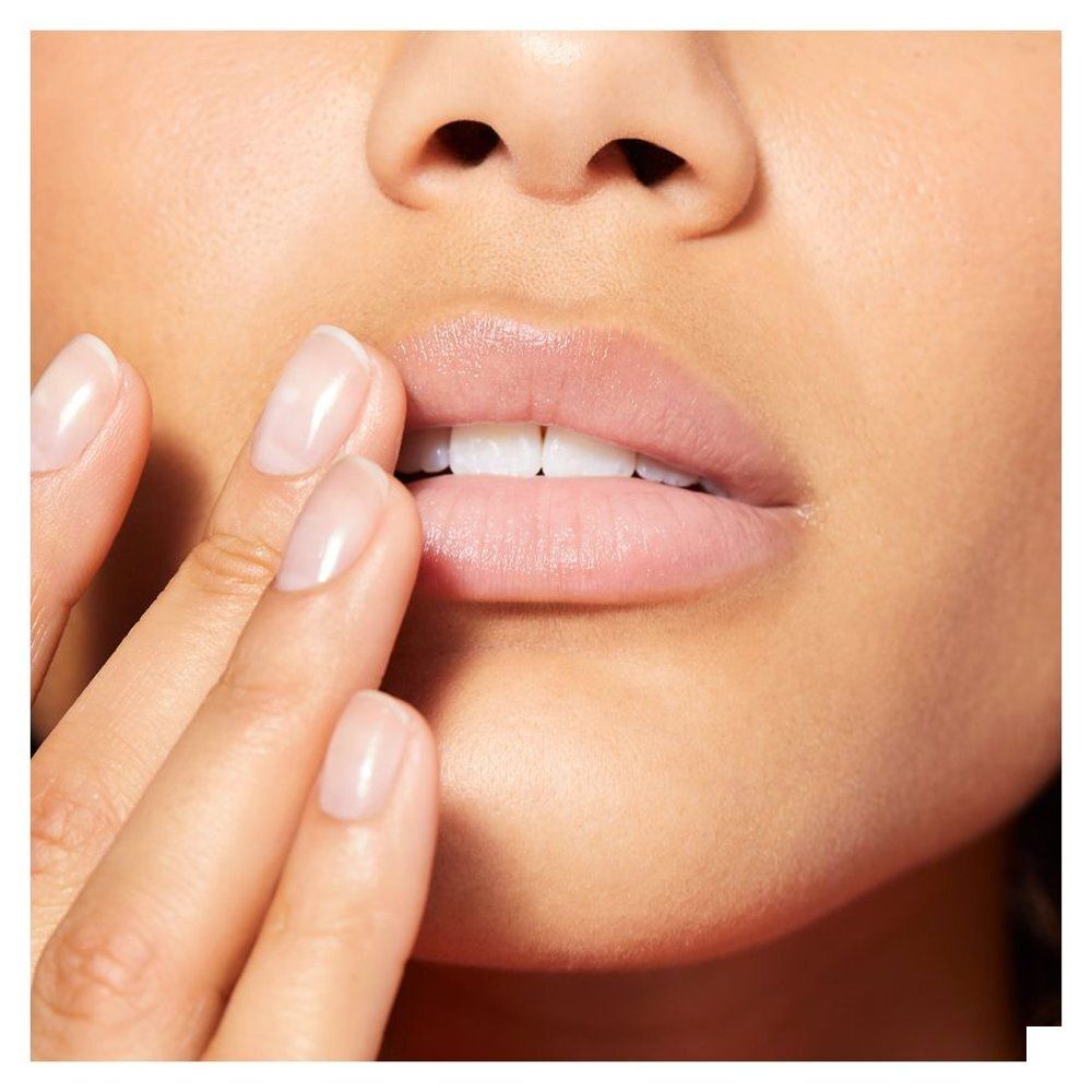 Nuxe Rêve de Miel lippenbalsem, voorkant met productnaam en merk.