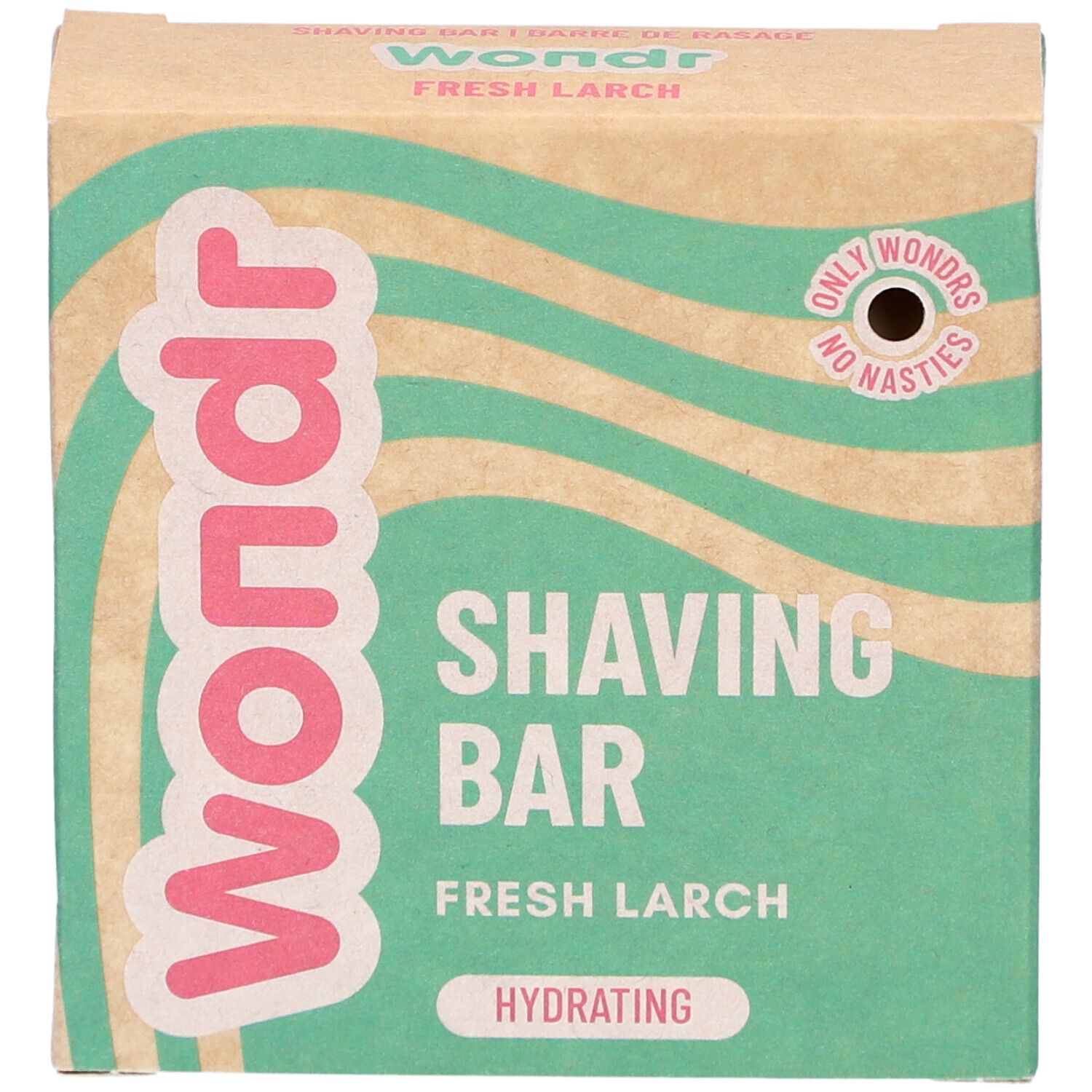 Kartonnen verpakking met Wondr-logo en 'Shaving Bar Fresh Larch'. Groen-beige golfpatroon. 'Hydrating'.