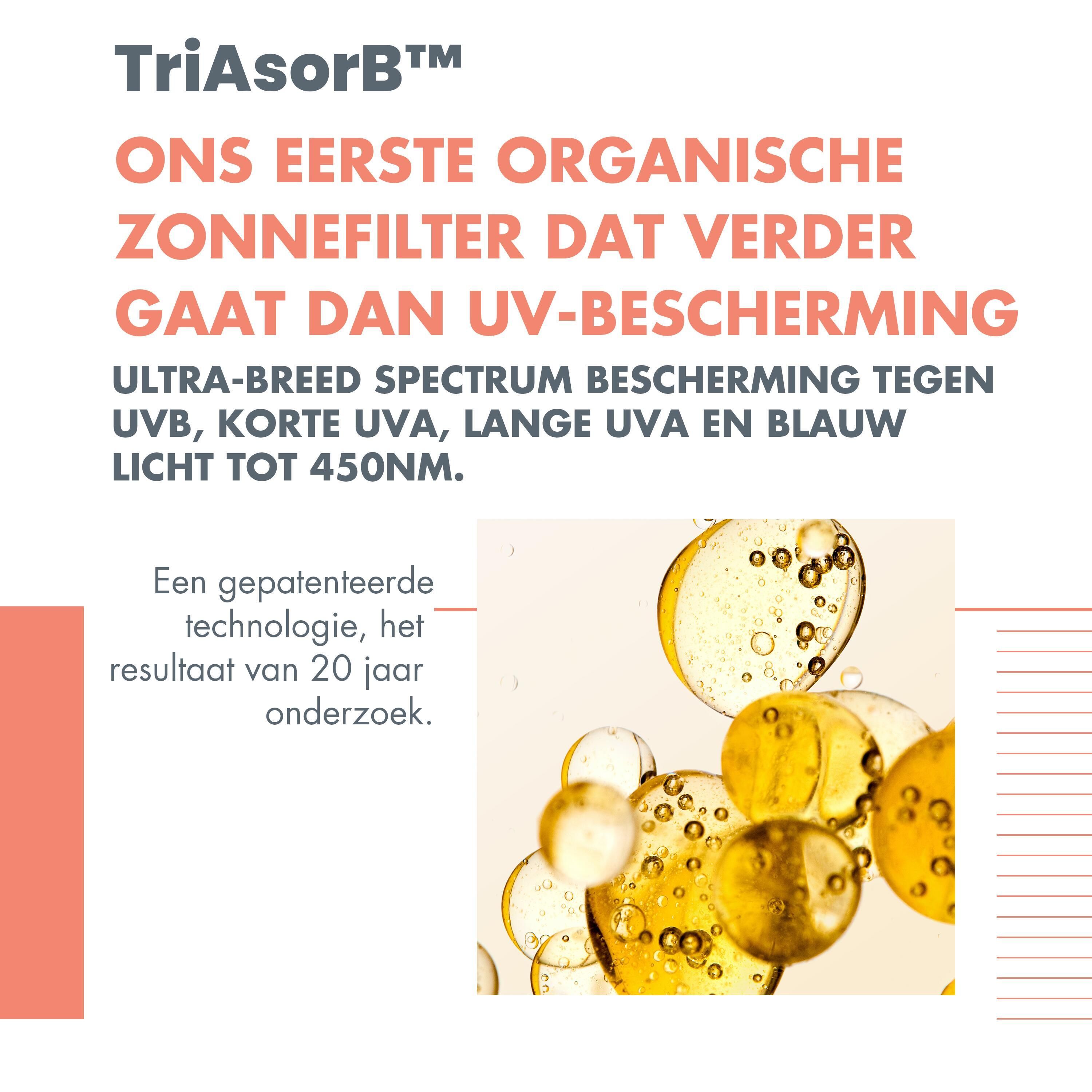 Product en verpakking. Opschrift: Avène, Antirougeurs Rosamed SPF 50+, Hydraterend concentraat.