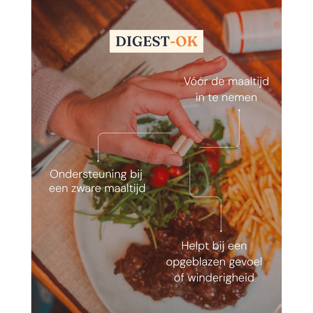 Persoon houdt capsules boven bord met eten. DIGEST-OK® logo linksboven.