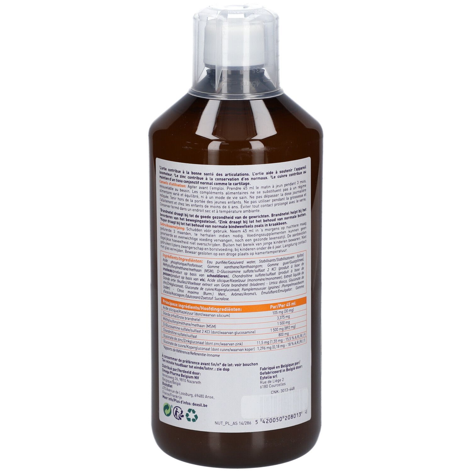 Achterkant van de Dexsil Forte fles. Tekstinformatie en voedingswaarden. Bruine vloeistof zichtbaar.