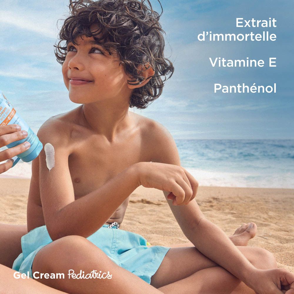 Enfant sur la plage. Application ISDIN Fotoprotector Pediatrics Gel Cream Wet Skin. Ingrédients.