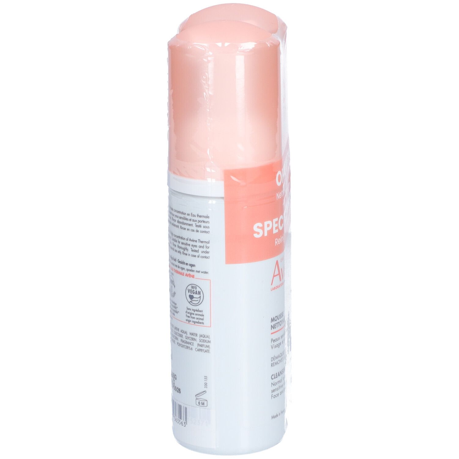 Enkele fles reinigingsschuim in folie. Opschrift: Avene, Mousse Nettoyante. Tekst: Offre Spéciale. Vegan-logo. Witte fles met roze dop.